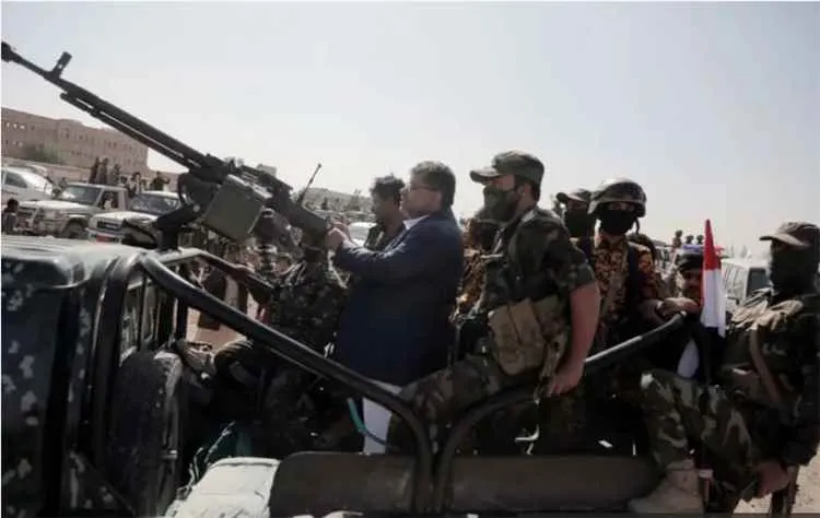 مصادر: الحوثيون يدفعون بكتيبتين من الأمن المركزي وكتائب من النجدة إلى جبهات تعز