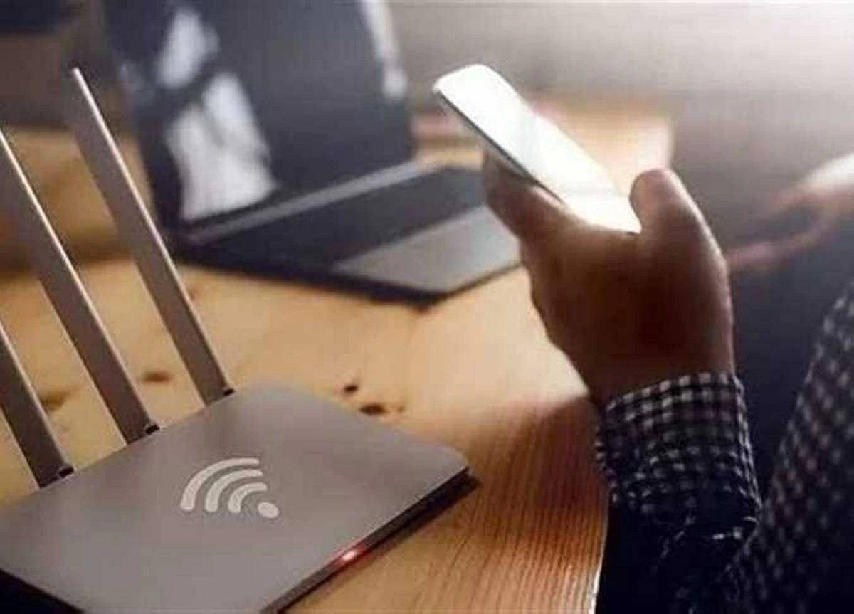 حيلة ورق الألمنيوم خلف الراوتر.. هل تُحسن إشارة الواي فاي فعلًا؟