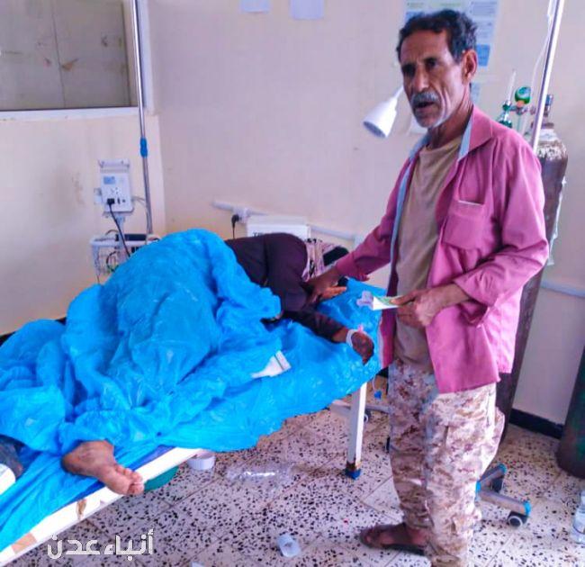 نيران الحوثي تصيب المواطنة انتصار فاضل بالضالع .. صورة