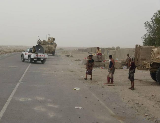 بتعاون بين الامن و الكوكباني ... ضبط اخطر المطلوبين أمنيًا في الخوخة