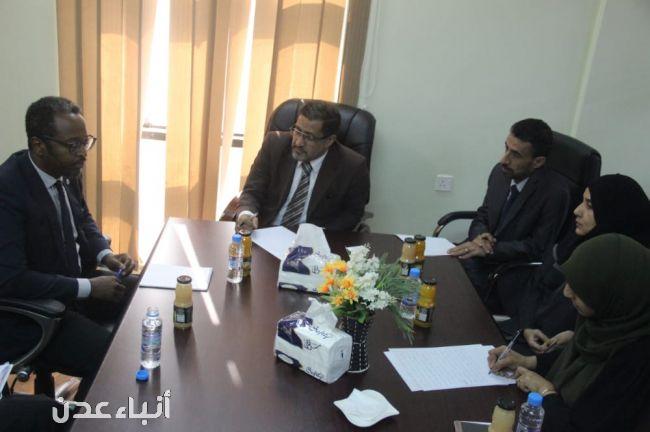 العارضة يبحث مع ممثل منظمة الصليب الاحمر سبل تعزيز العمل المشترك مع وزارة العدل