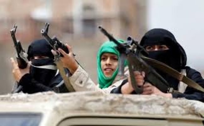 الحوثيون يزج بكتيبة من المقاتلات الزينبيات الى جبهات مأرب