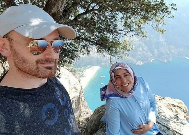 التقط سيلفي معها ثم رماها من قمة الجبل وهي حامل!