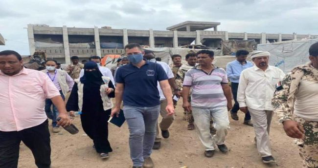 فيما ممثلون أمميون يزورونها .. بروز ظواهر مخلة وخطيرة باماكن النزوح في عدن