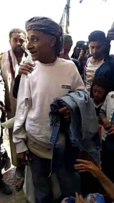 مواطن يمني يعود لأسرته بعد أن أختفى قبل أربعون عاماً وهكذا استقبلته العائلة ؟ .. صور