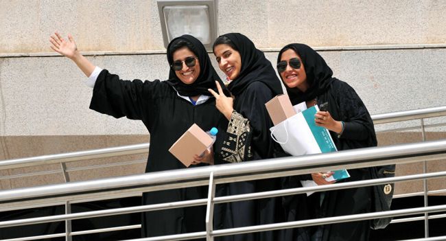 الجوازات السعودية تصدر قرارا بشأن المواطنين والمواطنات المتزوجين من أجانب