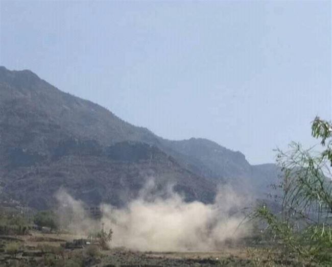 قيادي حوثي يتوعد سكان تعز