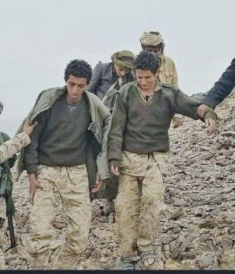 بالفيديو : شاهد عنصر حوثي ذهب لإحضار ”القات” لزملائه وعند عودته تفاجأ بأن المتواجدين في الموقع من الجيش الوطني
