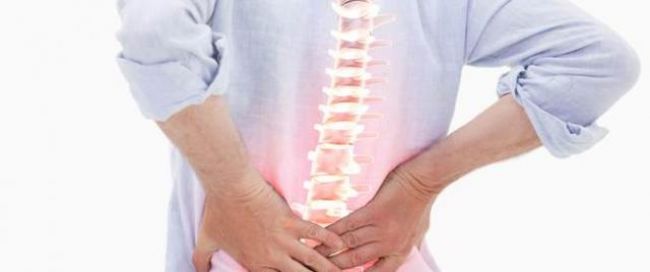 8 علامات تدل أن آلام ظهرك قد تكون أمرا أكثر خطورة .. تعرف عليها