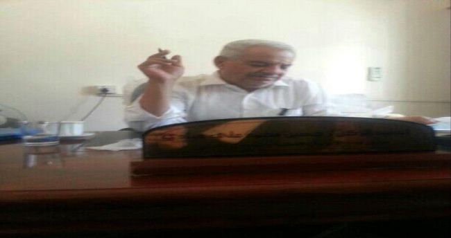 عبادي : سيارة أجرة تنقل موظف مصلحة الأحوال من عدن الى صنعاء لجلب الهويات