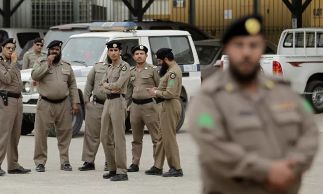 إيقاف العشرات بينهم موظفون في 5 وزارات بتهم فساد في السعودية