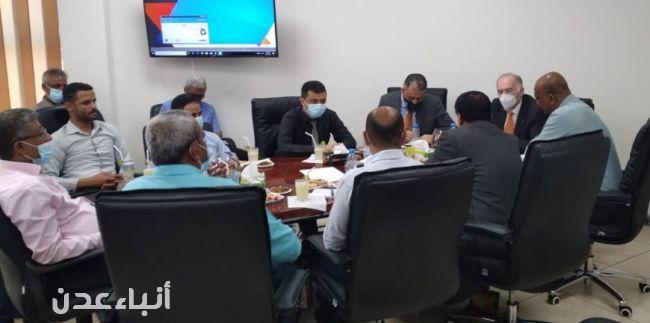 د.احمد سنكر يشرح لـ خبراء أجانب ومحليين أنظمة الرقابة في البنك الأهلي بعدن .. ويؤكد : جهدنا ينصب على الاهتمام بتنفيذ إجراءات الحوكمة والامتثال والالتزام ، ومكافحة غسيل الأموال