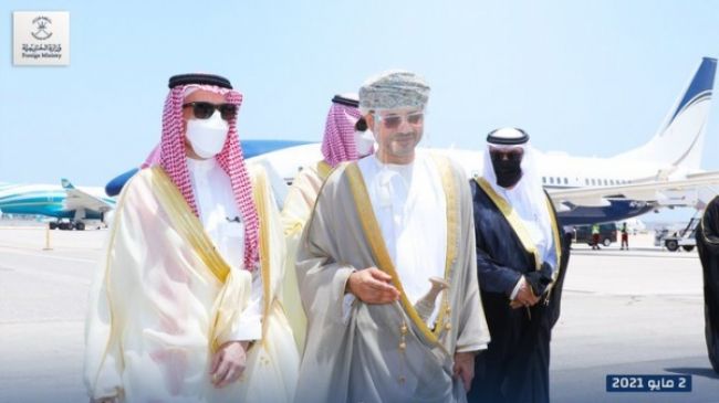 وزير الخارجية السعودي يصل العاصمة العمانية