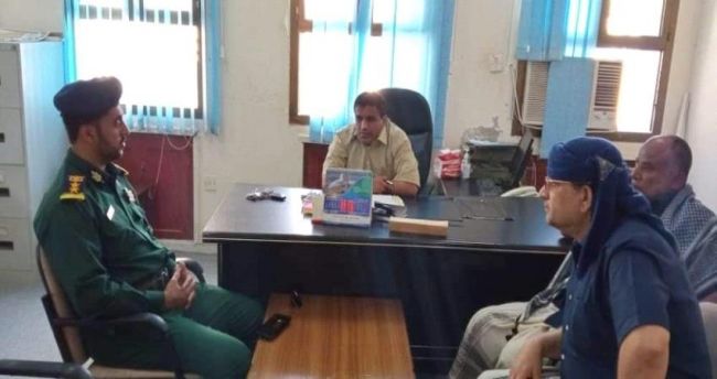 المهرة.. الأمن والبنك المركزي يبحثان جهود تنظيم عمل محلات الصرافة