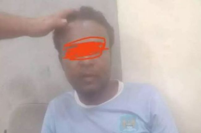 البحث الجنائي بالمهرة يضبط شخص يقوم بالنصب على المواطنين وينتحل صفة موظف في منظمة دولية