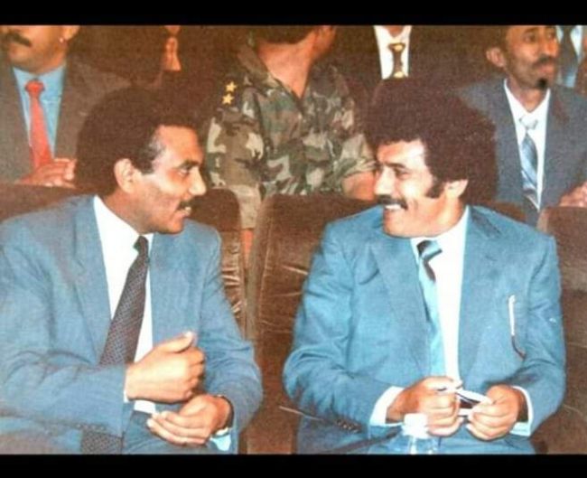 شاهد .. من ه الوزير الذي يجلس الى جوار الرئيس عفاش " صورة نادرة"