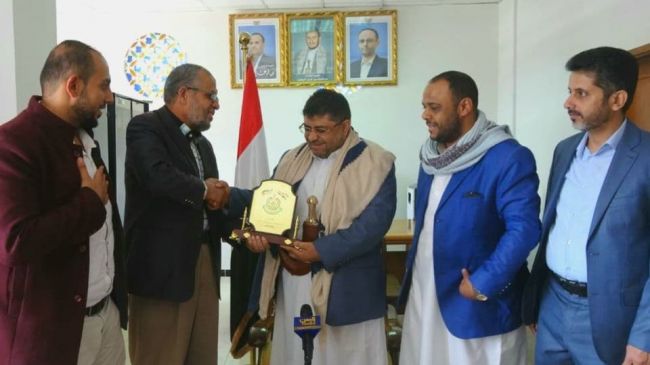 تفاصيل ما دار في لقاء الحوثي مع ممثل حركة حماس في صنعاء