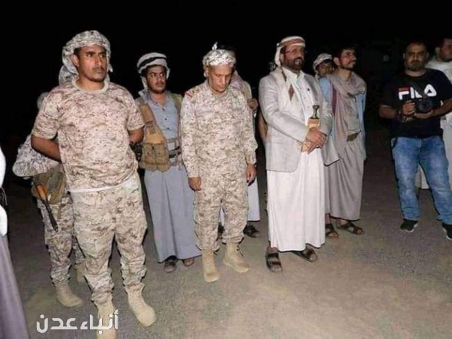 شاهد.. المحافظ سلطان العرادة في جبهات القتال المتقدمة دفاعا عن مارب