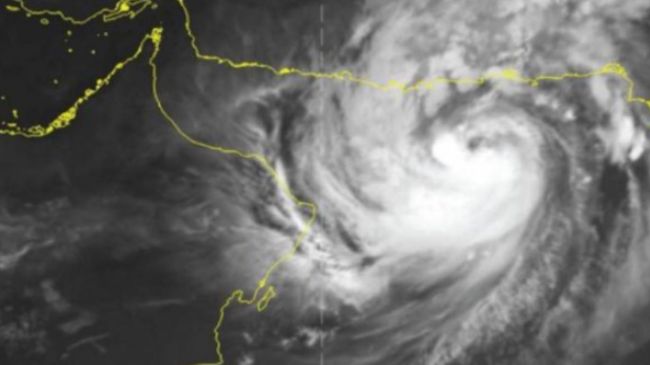 الارصاد السعودي يحدِّد المناطق المتأثرة بالإعصار شاهين.. ويتوقع حالة مطرية جديدة