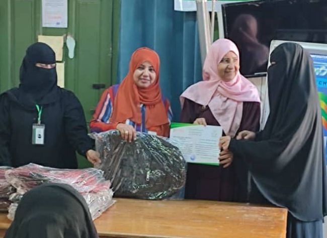 اتحاد نساء اليمن بعدن يختتم دورة في التمكين الإقتصادي
