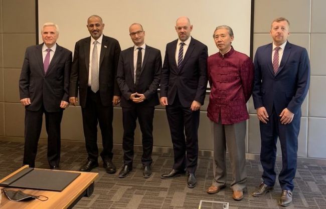 الرئيس عيدروس الزبيدي يلتقي سفراء الدول الخمس