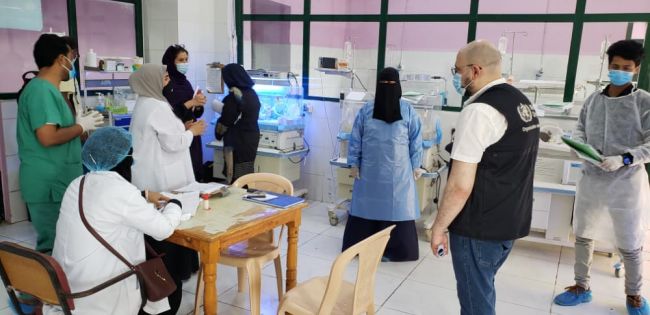 وفد رفيع من منظمة الصحة العالمية يزور مستشفى الصداقة في عدن