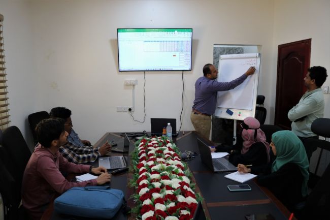 افتتاح المرحلة الثانية لدورة الجداول الرقمية المتقدمة بصندوق صيانة الطرق والجسور في عدن