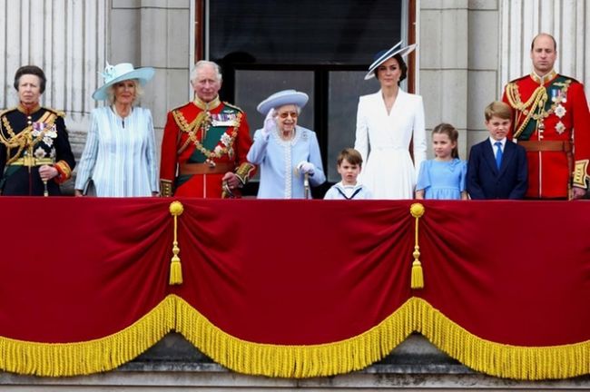 ملك بريطانيا الجديد صاحب اطول مدة انتظار للعرش في العالم في سطور