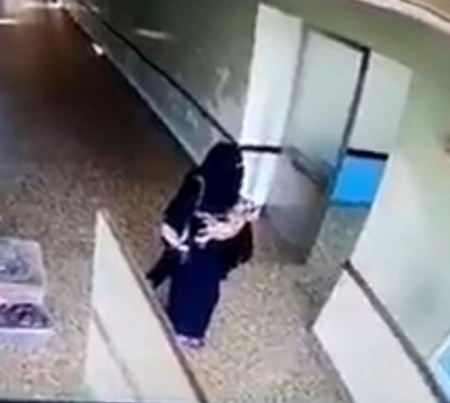 شاهد أخطر فيديو .. تسلل امرأة واختطاف أحد الأطفال حديثي الولادة بمستشفى في لحج