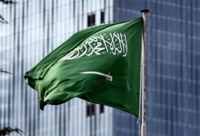 شاهد .. السلطات السعودية تفاجئ المقيمين في أراضيها بالقرار الجديد