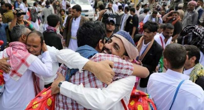 مصدر حكومي يكشف السبب الحقيقي لتاجيل تبادل الاسرى والمختطفين مع الحوثي