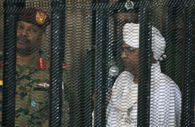 رويترز تكشف المكان الذي هرب اليه الرئيس السوداني عمر البشير واعوانه