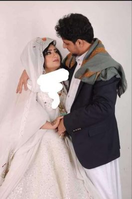 الناشطة اليمنية جهاد العزوة تنشر صورة زفافها مع شاب مجهول الهوية