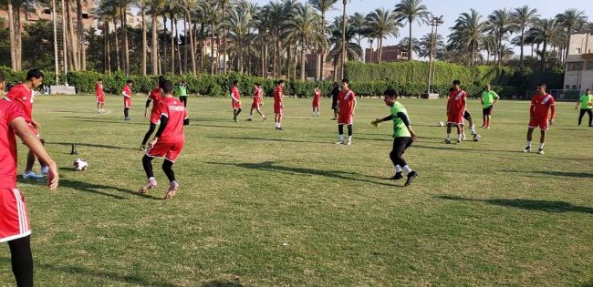 البعداني يستدعي12لاعب لمعسكر مصر