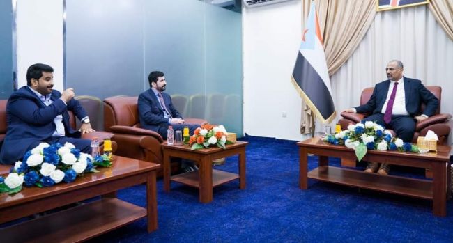 الرئيس الزُبيدي يلتقي محافظ صنعاء اللواء عبدالقوي شريف