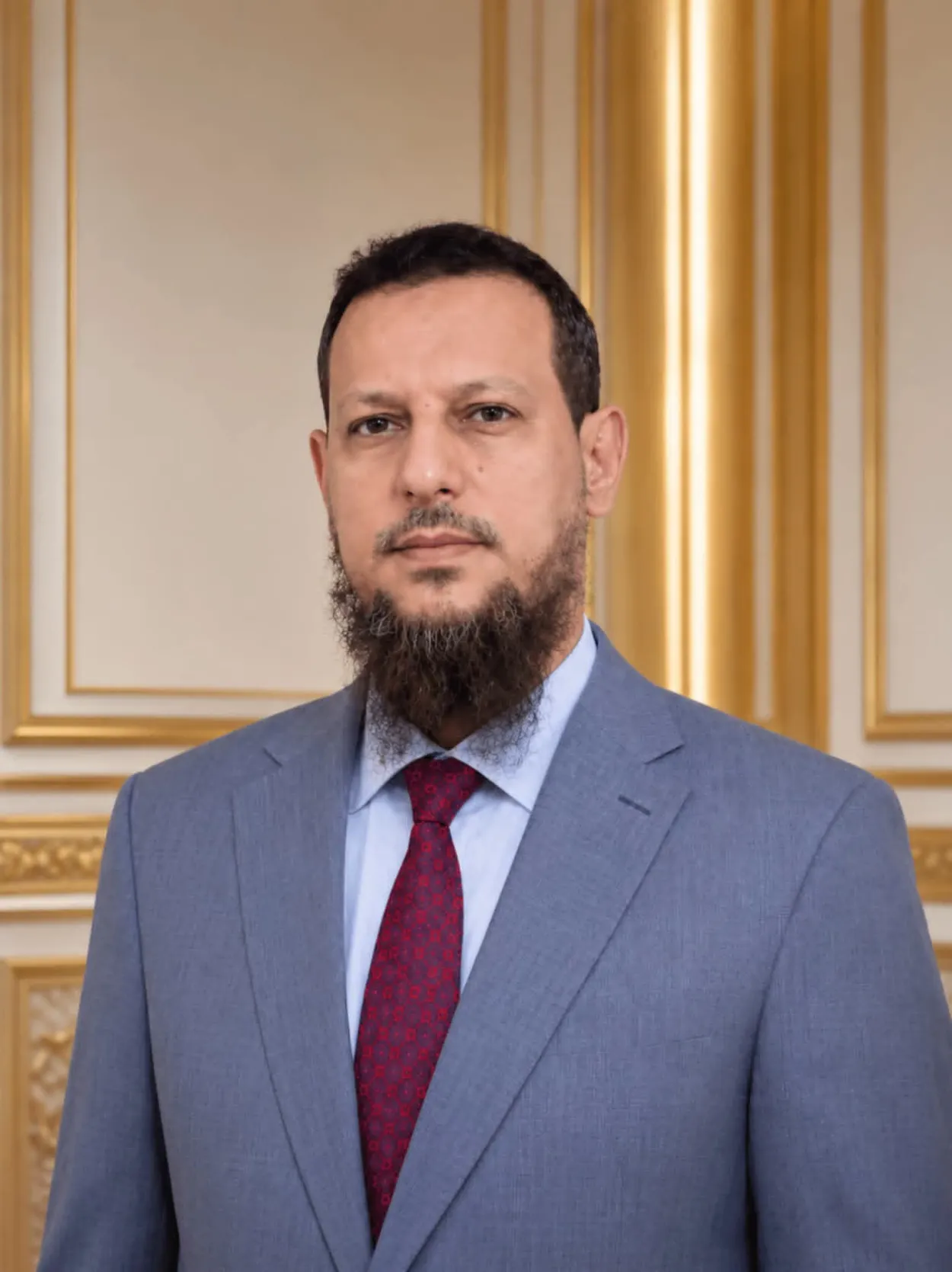 عبدالرحمن شيخ: عدن آمنة ومستقرة رغم استهداف مطارها للمرة الثانية