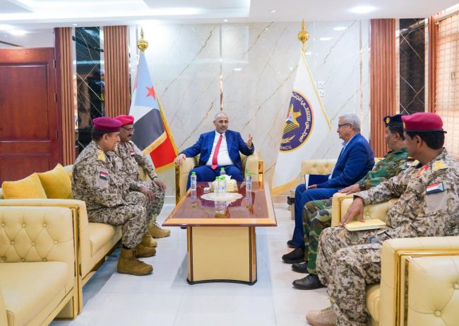 الزُبيدي يشيد باستقرار سقطرى ويؤكد جاهزية القوات الجنوبية لحماية الأرخبيل