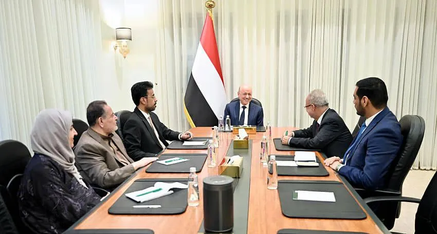 رئيس مجلس القيادة: المليشيات الحوثية حولت مناطق سيطرتها الى أسوأ مكان للعيش على وجه الارض